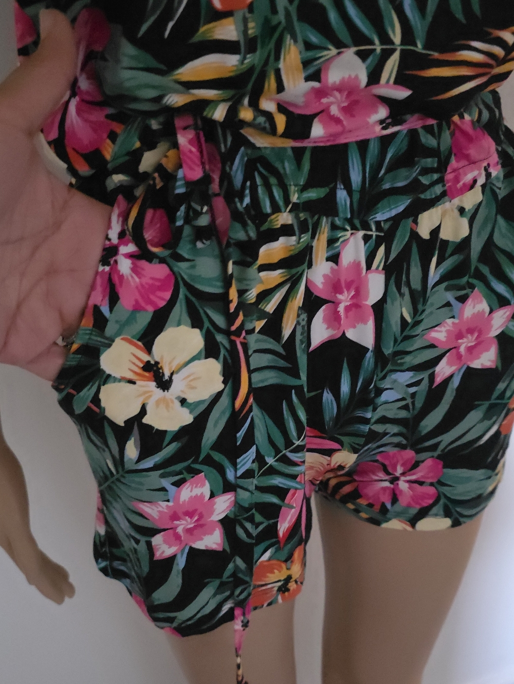 NWT Lascana Tropical Floral Print D Romper Size 2 - Picture 2 of 10